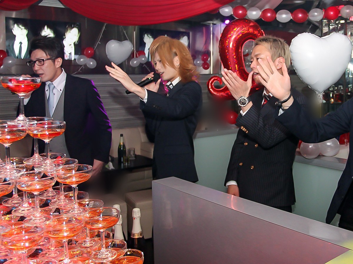 VEGA ラファエル・D・ロー 代表 BIRTHDAY PARTY&昇格祭の画像03 桐山 貴灑、滝沢 ルイ、萬十 椿