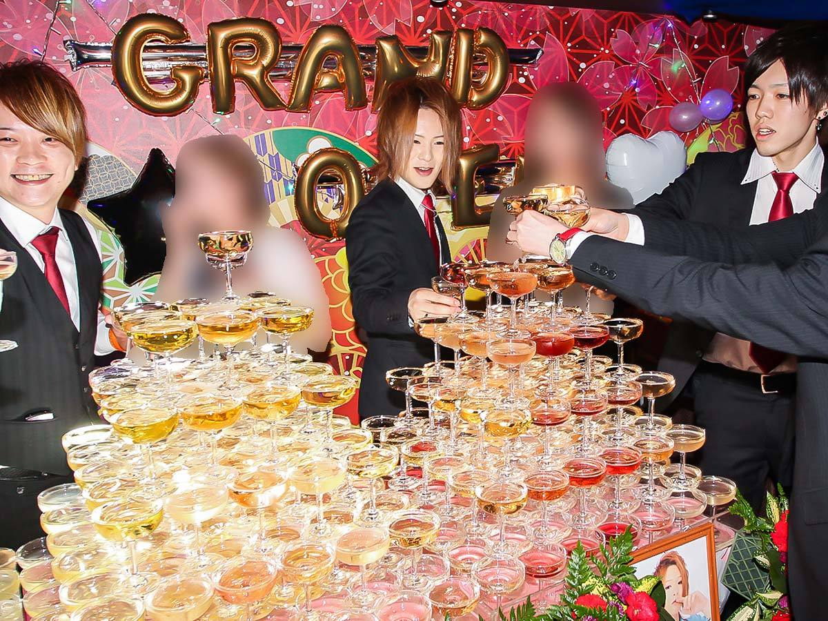 Queens RAVE グランドオープンの画像11 天華 龍聖、雪人